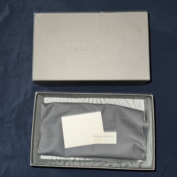 Alexander McQueen Continental Wallet - Picture 8 of 8